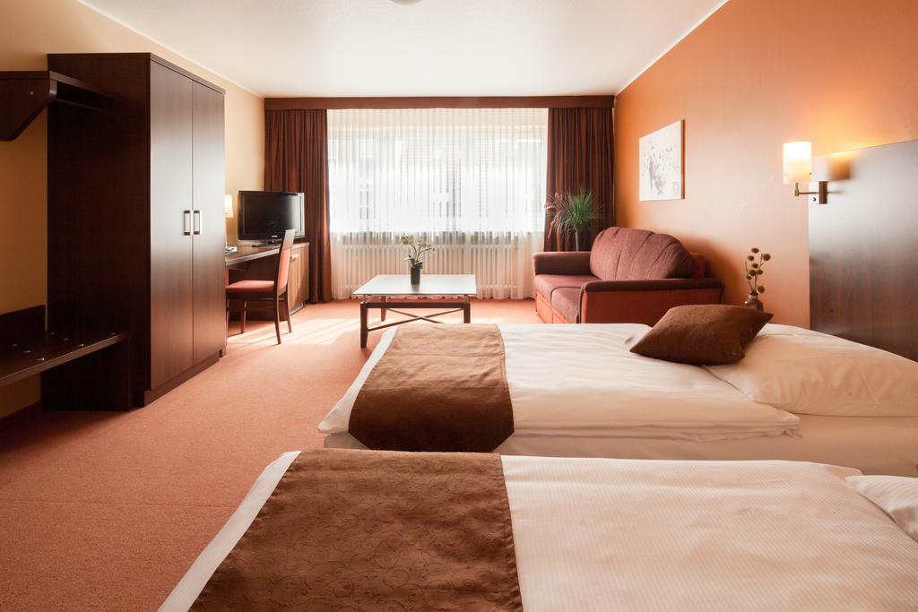 Hotel Mondial Langenfeld  Værelse billede