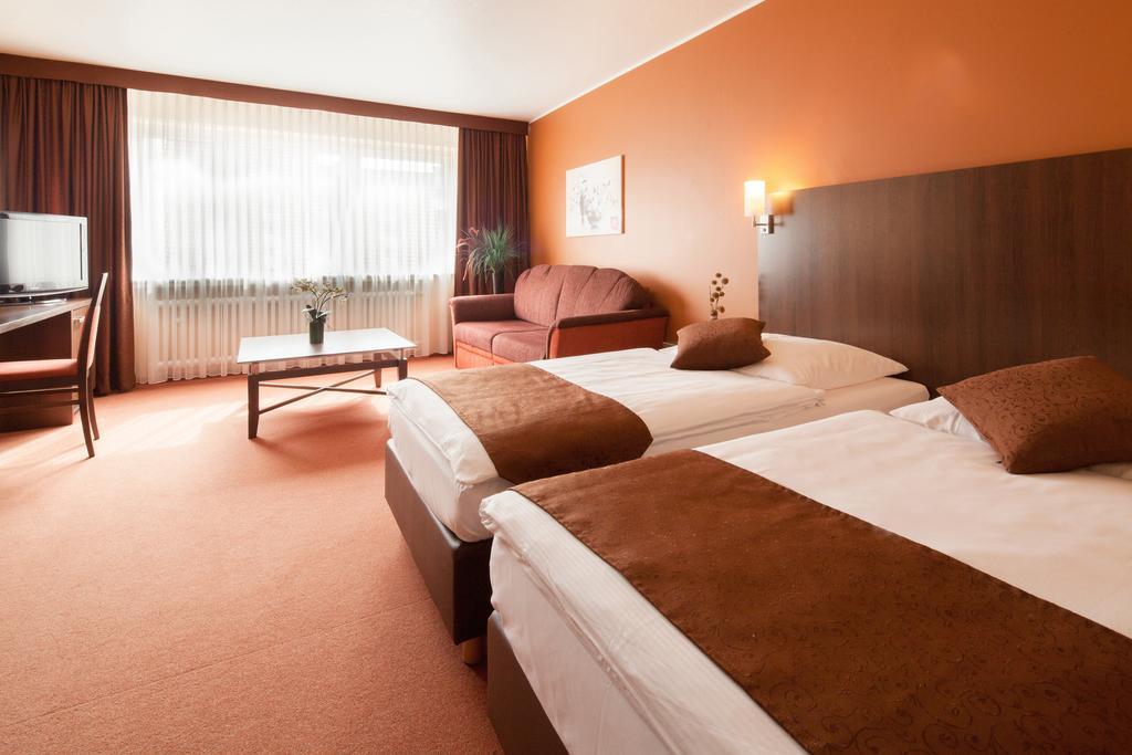 Hotel Mondial Langenfeld  Værelse billede