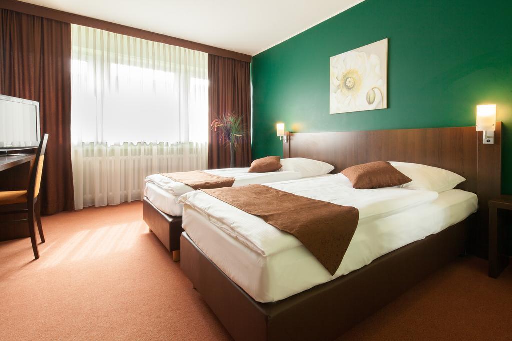 Hotel Mondial Langenfeld  Værelse billede