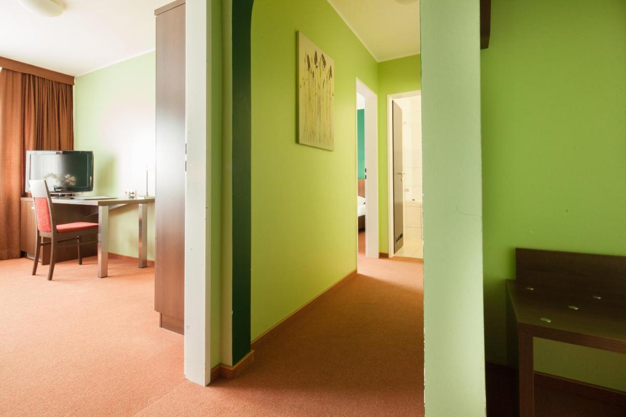 Hotel Mondial Langenfeld  Eksteriør billede