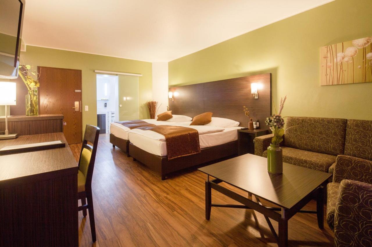 Hotel Mondial Langenfeld  Eksteriør billede